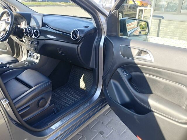 Серый Мерседес 250, объемом двигателя 0 л и пробегом 127 тыс. км за 10199 $, фото 16 на Automoto.ua