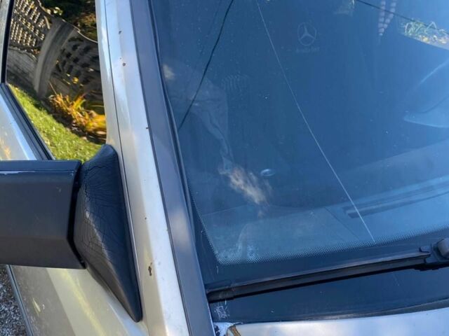 Серый Мерседес 250, объемом двигателя 2.5 л и пробегом 400 тыс. км за 1207 $, фото 7 на Automoto.ua