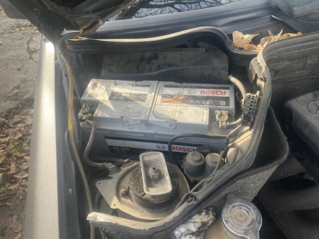 Серый Мерседес 250, объемом двигателя 2.5 л и пробегом 1000 тыс. км за 2200 $, фото 7 на Automoto.ua