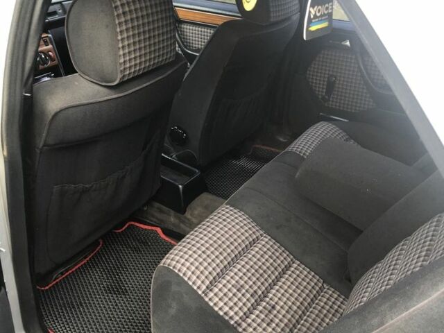 Сірий Мерседес 250, об'ємом двигуна 2.5 л та пробігом 494 тис. км за 3500 $, фото 7 на Automoto.ua