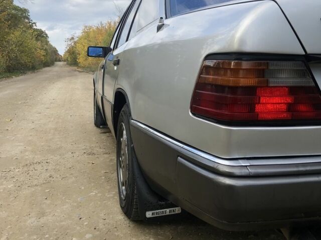 Сірий Мерседес 250, об'ємом двигуна 2.5 л та пробігом 494 тис. км за 3500 $, фото 17 на Automoto.ua