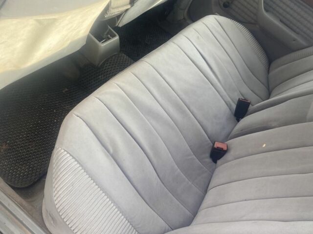 Серый Мерседес 250, объемом двигателя 2.5 л и пробегом 1000 тыс. км за 2200 $, фото 3 на Automoto.ua