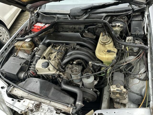 Серый Мерседес 250, объемом двигателя 2.5 л и пробегом 350 тыс. км за 3800 $, фото 7 на Automoto.ua