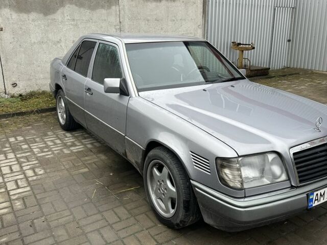 Серый Мерседес 250, объемом двигателя 2.5 л и пробегом 350 тыс. км за 3800 $, фото 3 на Automoto.ua