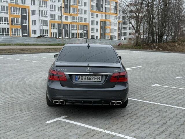 Сірий Мерседес 250, об'ємом двигуна 2.1 л та пробігом 345 тис. км за 13800 $, фото 4 на Automoto.ua