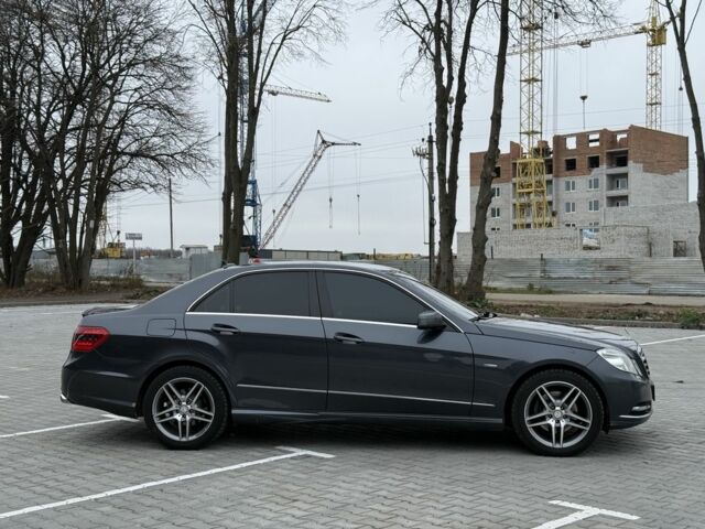 Сірий Мерседес 250, об'ємом двигуна 2.1 л та пробігом 345 тис. км за 13800 $, фото 2 на Automoto.ua