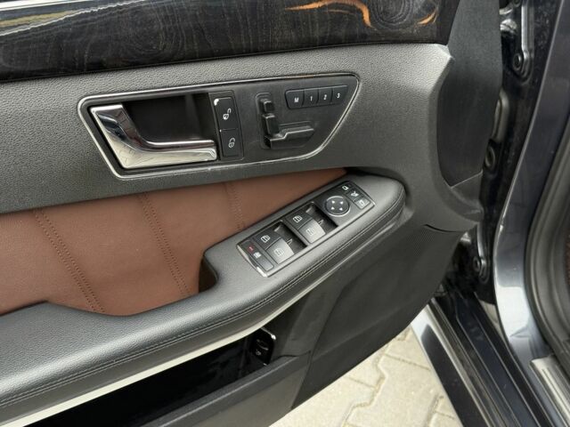 Сірий Мерседес 250, об'ємом двигуна 2.1 л та пробігом 345 тис. км за 13800 $, фото 9 на Automoto.ua