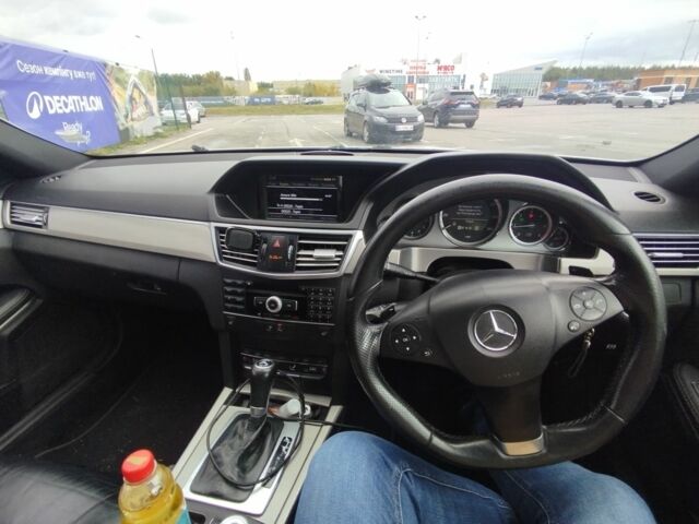 Серый Мерседес 250, объемом двигателя 2 л и пробегом 350 тыс. км за 5500 $, фото 5 на Automoto.ua