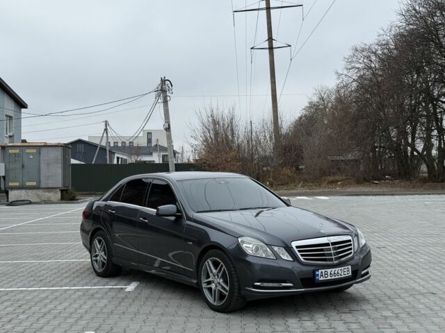 Сірий Мерседес 250, об'ємом двигуна 2.1 л та пробігом 345 тис. км за 13800 $, фото 1 на Automoto.ua