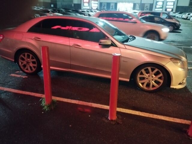 Серый Мерседес 250, объемом двигателя 2 л и пробегом 350 тыс. км за 5500 $, фото 1 на Automoto.ua