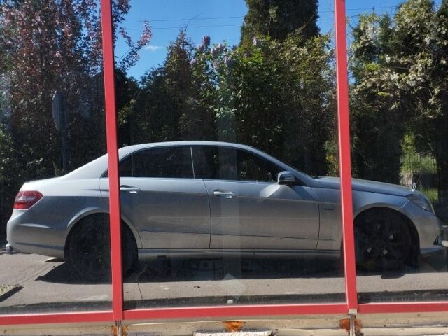 Серый Мерседес 250, объемом двигателя 2 л и пробегом 350 тыс. км за 5500 $, фото 14 на Automoto.ua