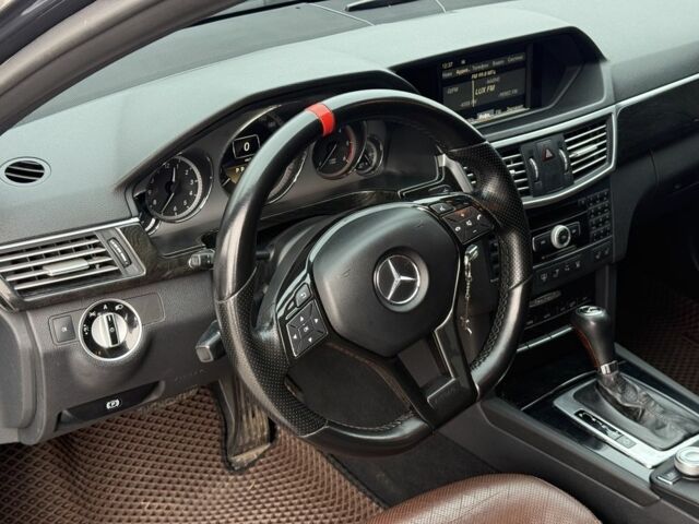 Сірий Мерседес 250, об'ємом двигуна 2.1 л та пробігом 345 тис. км за 13800 $, фото 10 на Automoto.ua