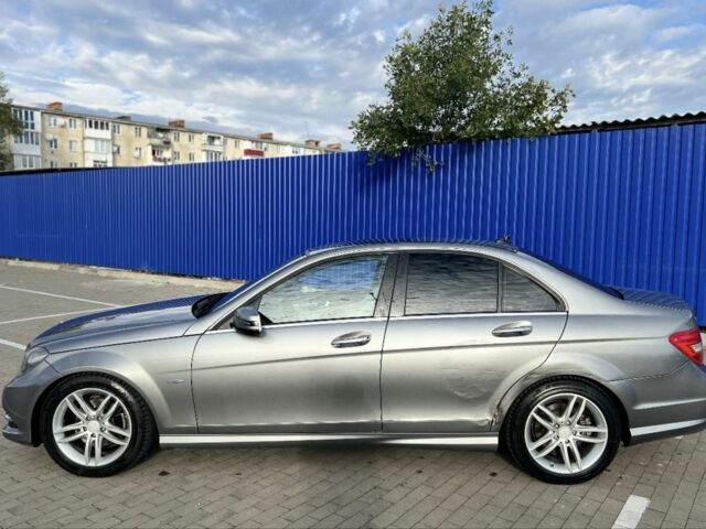 Сірий Мерседес 250, об'ємом двигуна 1.8 л та пробігом 243 тис. км за 8999 $, фото 5 на Automoto.ua