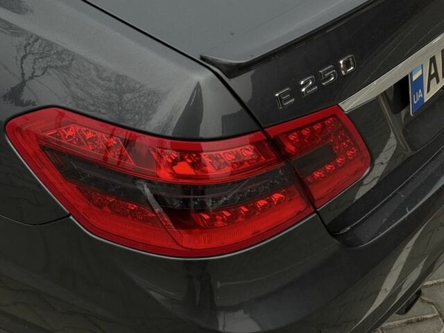 Сірий Мерседес 250, об'ємом двигуна 2.1 л та пробігом 345 тис. км за 13800 $, фото 16 на Automoto.ua