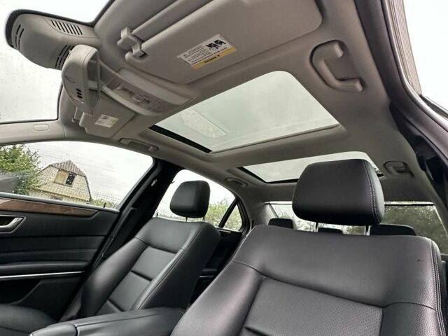 Серый Мерседес 250, объемом двигателя 2 л и пробегом 117 тыс. км за 20000 $, фото 4 на Automoto.ua