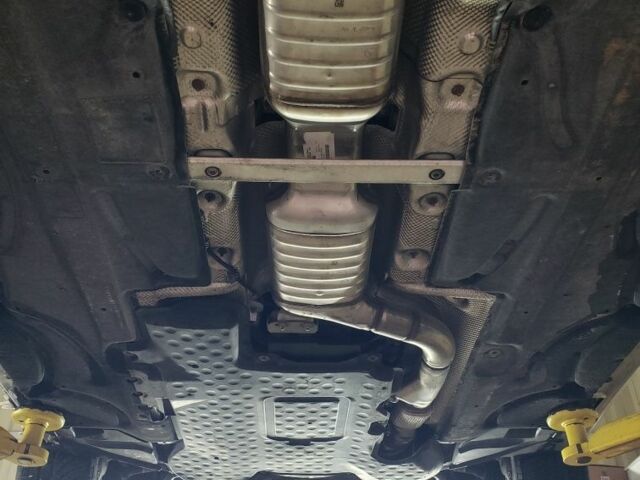 Серый Мерседес 250, объемом двигателя 2 л и пробегом 117 тыс. км за 20000 $, фото 7 на Automoto.ua