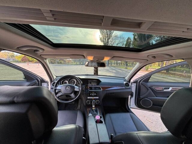 Мерседес 250 2013 в Павлограде на Automoto.ua Серый Мерседес 250, объемом двигателя 1.8 л и пробегом 280 тыс. км за 13500 $, фото 13 на Automoto.ua