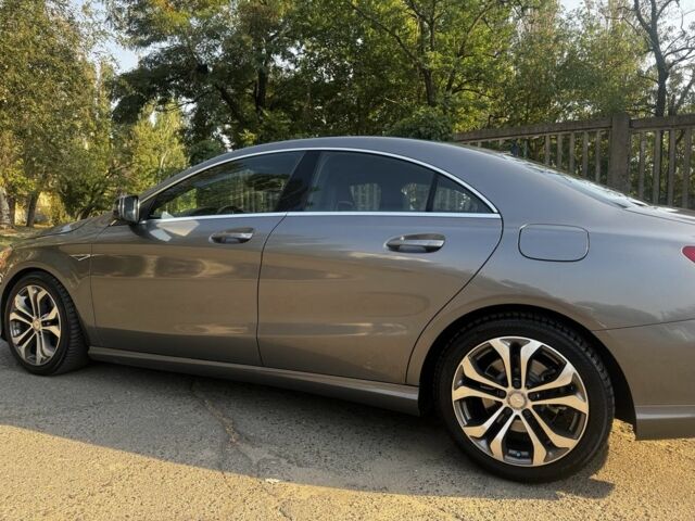 Серый Мерседес 250, объемом двигателя 2 л и пробегом 172 тыс. км за 14000 $, фото 2 на Automoto.ua