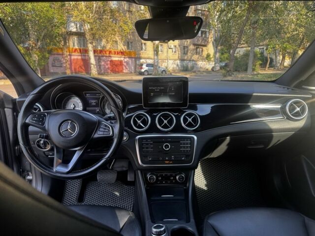 Серый Мерседес 250, объемом двигателя 2 л и пробегом 172 тыс. км за 14000 $, фото 9 на Automoto.ua