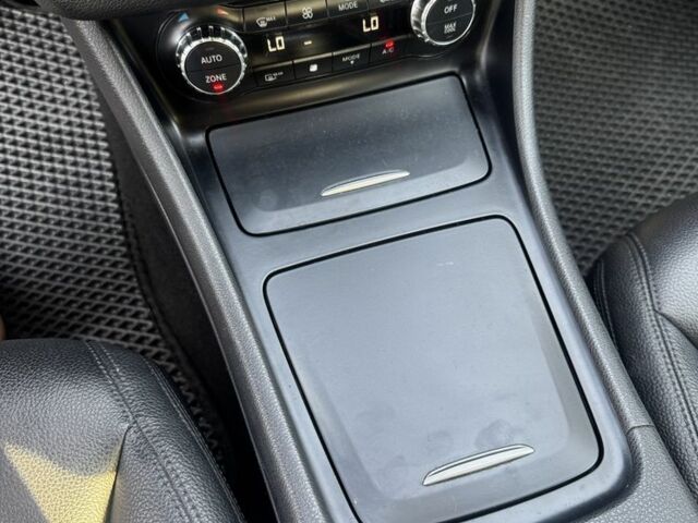 Серый Мерседес 250, объемом двигателя 2 л и пробегом 172 тыс. км за 14000 $, фото 12 на Automoto.ua