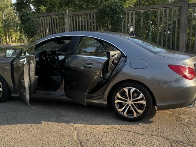 Серый Мерседес 250, объемом двигателя 2 л и пробегом 172 тыс. км за 14000 $, фото 8 на Automoto.ua