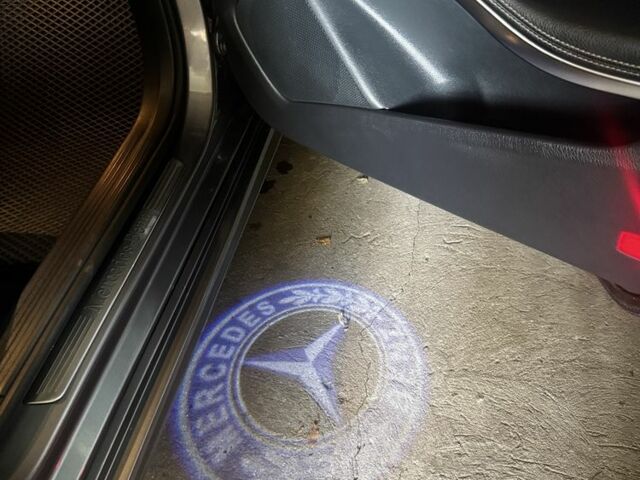 Серый Мерседес 250, объемом двигателя 2 л и пробегом 172 тыс. км за 14000 $, фото 16 на Automoto.ua