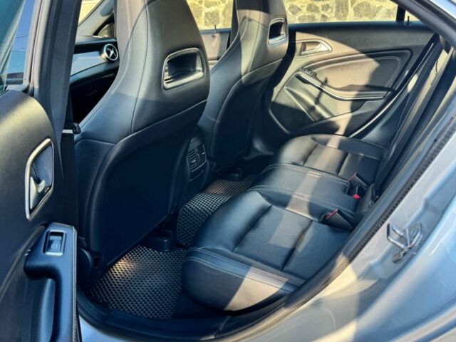 Серый Мерседес 250, объемом двигателя 2 л и пробегом 188 тыс. км за 21500 $, фото 3 на Automoto.ua