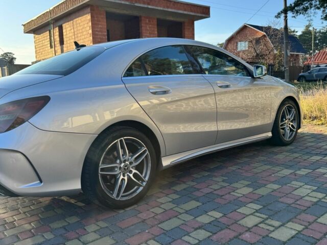 Серый Мерседес 250, объемом двигателя 2 л и пробегом 188 тыс. км за 21500 $, фото 7 на Automoto.ua