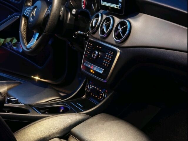 Сірий Мерседес 250, об'ємом двигуна 2 л та пробігом 130 тис. км за 16800 $, фото 5 на Automoto.ua