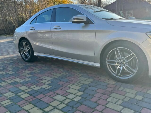 Серый Мерседес 250, объемом двигателя 2 л и пробегом 188 тыс. км за 21500 $, фото 8 на Automoto.ua