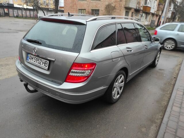 Серый Мерседес 250, объемом двигателя 2 л и пробегом 381 тыс. км за 9000 $, фото 3 на Automoto.ua