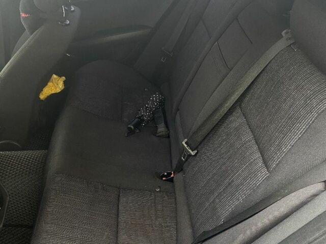 Серый Мерседес 250, объемом двигателя 2.1 л и пробегом 1 тыс. км за 6500 $, фото 7 на Automoto.ua