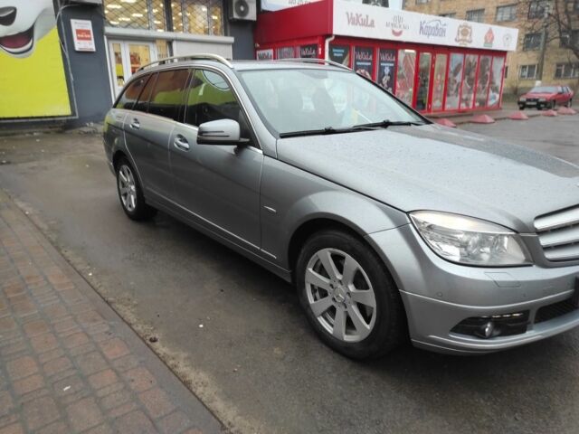 Серый Мерседес 250, объемом двигателя 2 л и пробегом 381 тыс. км за 9000 $, фото 5 на Automoto.ua