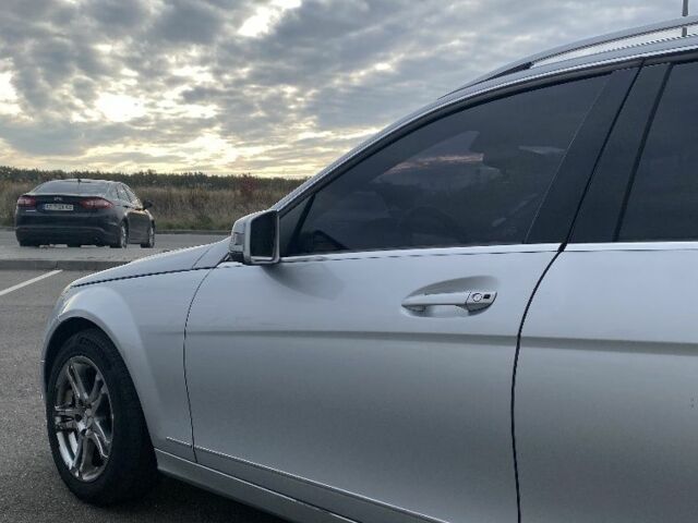 Серый Мерседес 250, объемом двигателя 2.1 л и пробегом 1 тыс. км за 6500 $, фото 2 на Automoto.ua