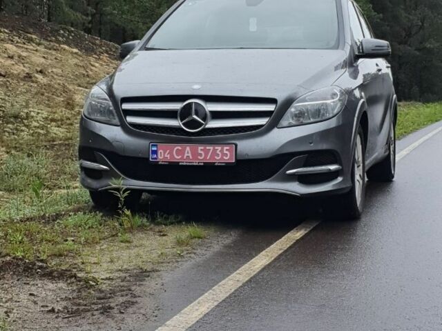 Серый Мерседес 250, объемом двигателя 0 л и пробегом 124 тыс. км за 8900 $, фото 1 на Automoto.ua