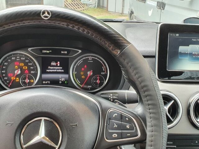 Серый Мерседес 250, объемом двигателя 0 л и пробегом 124 тыс. км за 8900 $, фото 3 на Automoto.ua