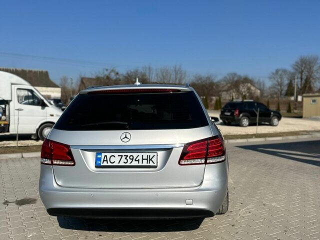 Серый Мерседес 250, объемом двигателя 2.1 л и пробегом 380 тыс. км за 15500 $, фото 1 на Automoto.ua