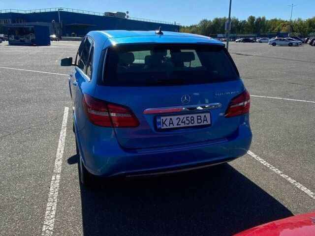 Синий Мерседес 250, объемом двигателя 0 л и пробегом 94 тыс. км за 8500 $, фото 3 на Automoto.ua