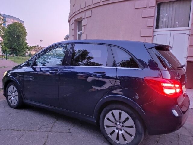 Синий Мерседес 250, объемом двигателя 0 л и пробегом 114 тыс. км за 13300 $, фото 2 на Automoto.ua