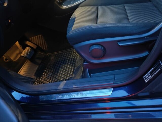 Синий Мерседес 250, объемом двигателя 0 л и пробегом 114 тыс. км за 13300 $, фото 14 на Automoto.ua
