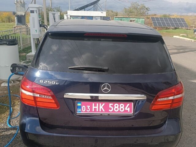Синий Мерседес 250, объемом двигателя 0 л и пробегом 100 тыс. км за 12000 $, фото 5 на Automoto.ua