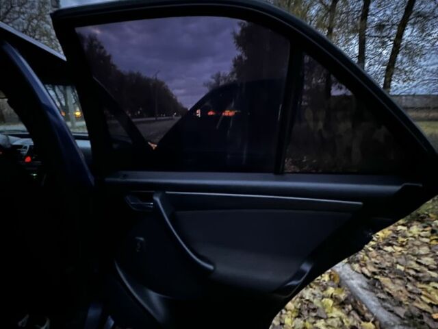 Синій Мерседес 250, об'ємом двигуна 2.5 л та пробігом 500 тис. км за 2999 $, фото 16 на Automoto.ua