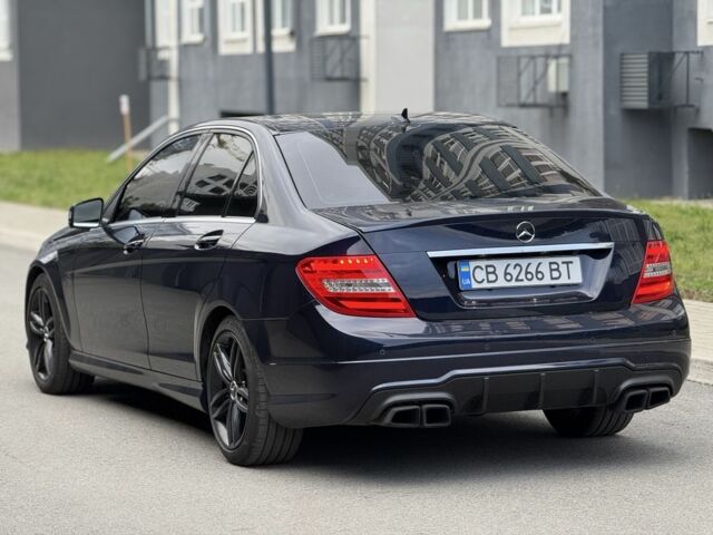 Синий Мерседес 250, объемом двигателя 1.8 л и пробегом 155 тыс. км за 11900 $, фото 8 на Automoto.ua