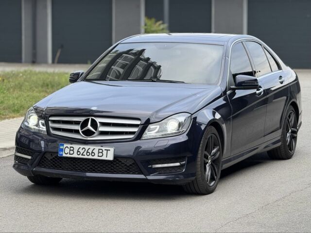 Синий Мерседес 250, объемом двигателя 1.8 л и пробегом 155 тыс. км за 11900 $, фото 11 на Automoto.ua