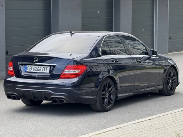 Синий Мерседес 250, объемом двигателя 1.8 л и пробегом 155 тыс. км за 11900 $, фото 9 на Automoto.ua