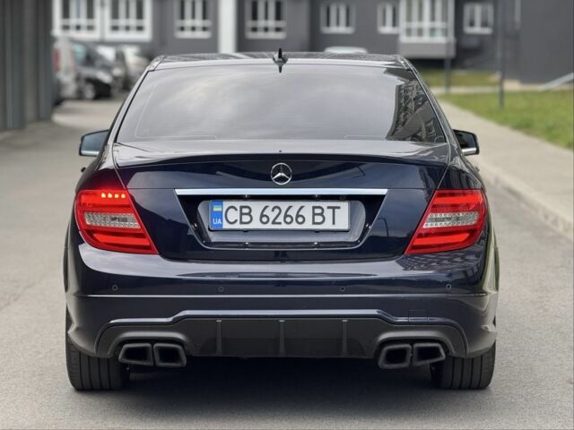 Синий Мерседес 250, объемом двигателя 1.8 л и пробегом 155 тыс. км за 11900 $, фото 4 на Automoto.ua