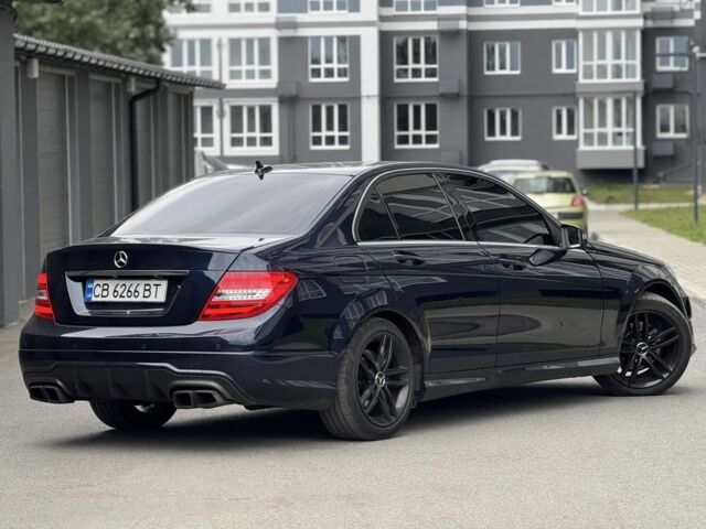 Синий Мерседес 250, объемом двигателя 1.8 л и пробегом 155 тыс. км за 11900 $, фото 1 на Automoto.ua