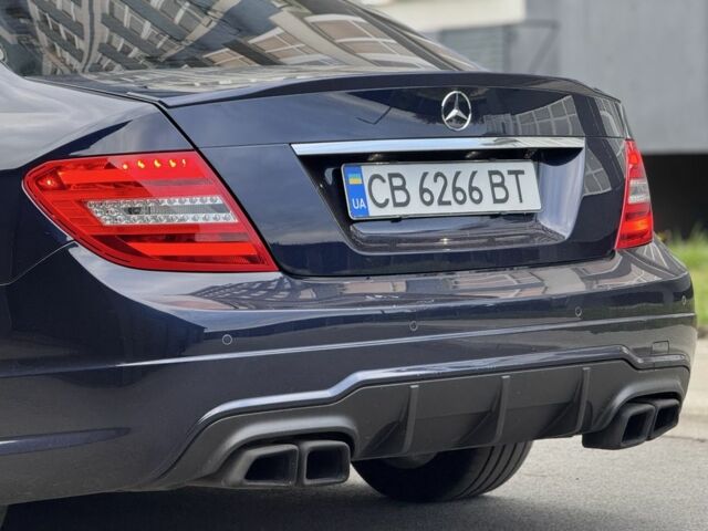 Синий Мерседес 250, объемом двигателя 1.8 л и пробегом 155 тыс. км за 11900 $, фото 7 на Automoto.ua