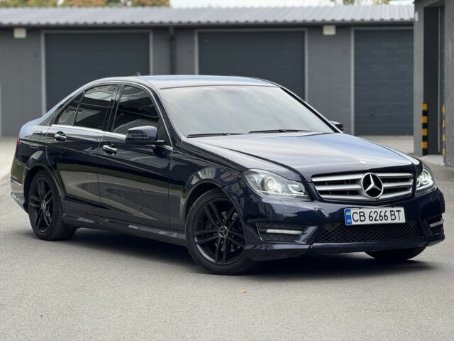 Синий Мерседес 250, объемом двигателя 1.8 л и пробегом 155 тыс. км за 11900 $, фото 2 на Automoto.ua