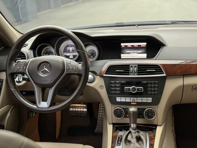 Синий Мерседес 250, объемом двигателя 1.8 л и пробегом 155 тыс. км за 11900 $, фото 14 на Automoto.ua